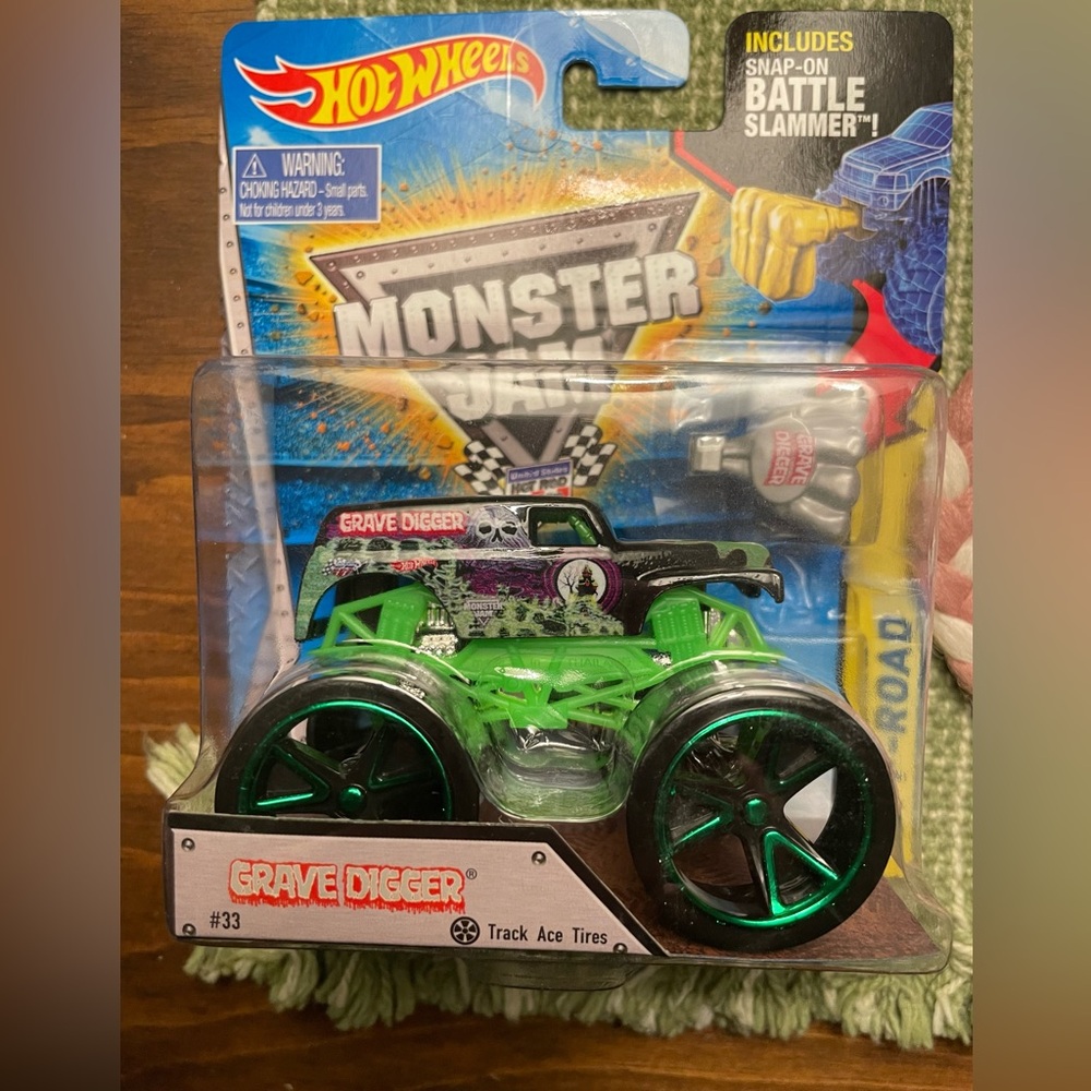 Grave Digger Toy Truck - Green and Black 1:64 scale Green Bling and Slammer
